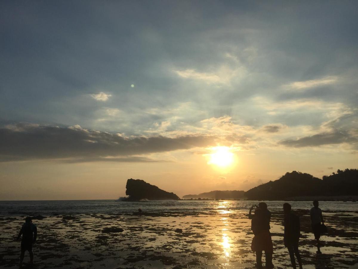 Watukarung Ristu Homestay Kalak Exterior foto